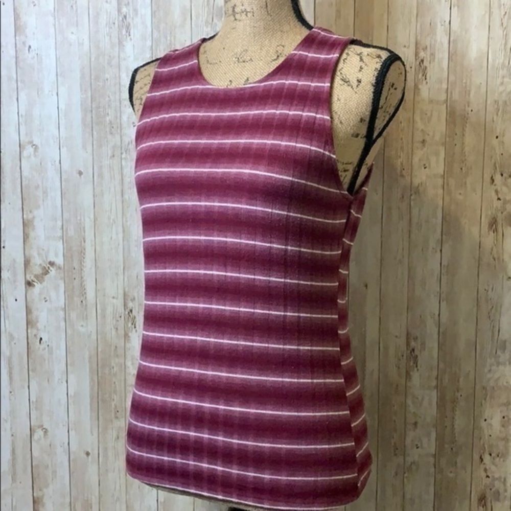 Arizona Jeans Co Red Striped Sleeveless Tank